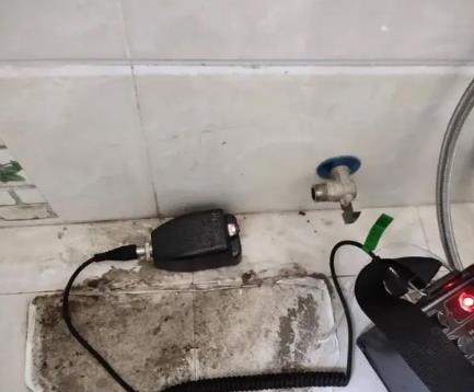 老城屋顶漏水维修公司分享下卫生间漏水的危害及解决方法